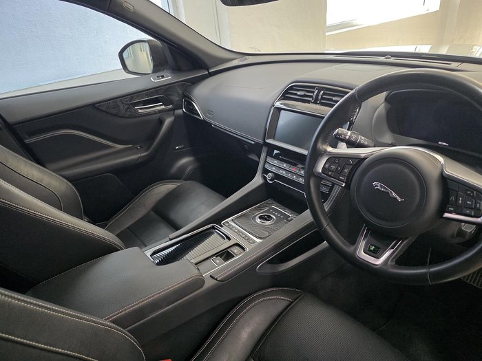 2019 Jaguar F-PACE 25t R-Sport