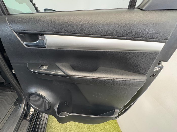 2021 Toyota Hilux SR5