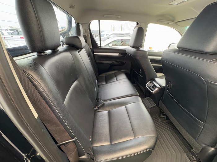 2021 Toyota Hilux SR5