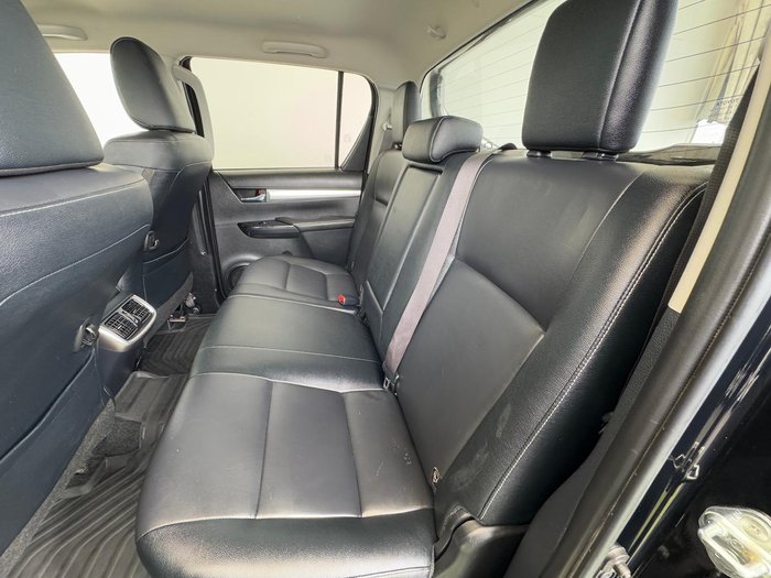 2021 Toyota Hilux SR5