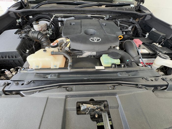 2021 Toyota Hilux SR5