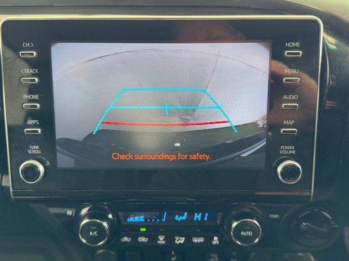 2021 Toyota Hilux SR5