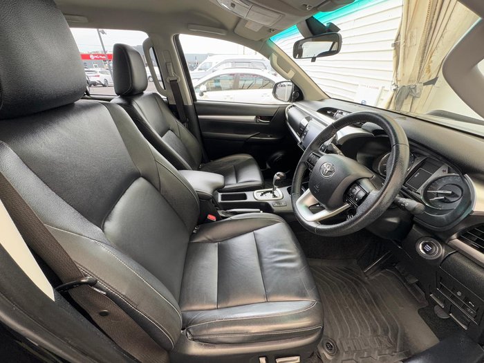 2021 Toyota Hilux SR5