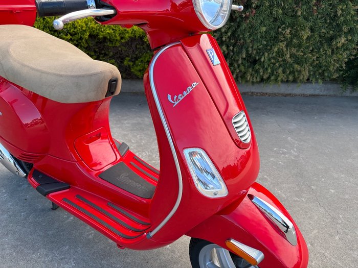 2012 VESPA LX 150 Red