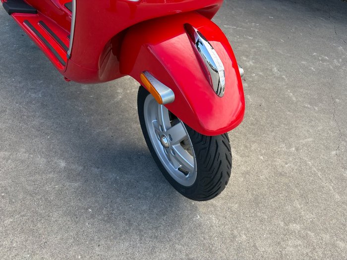 2012 VESPA LX 150 Red