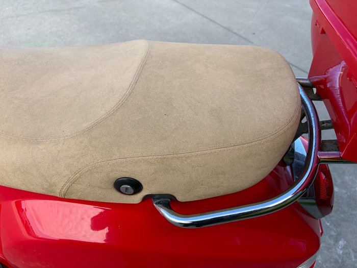 2012 VESPA LX 150 Red