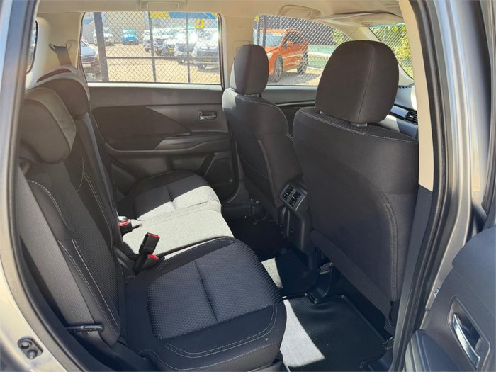 2019 MITSUBISHI OUTLANDER ES ADAS 5 SEAT (AWD)