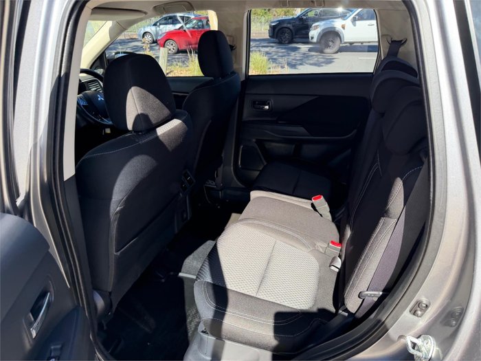 2019 MITSUBISHI OUTLANDER ES ADAS 5 SEAT (AWD)