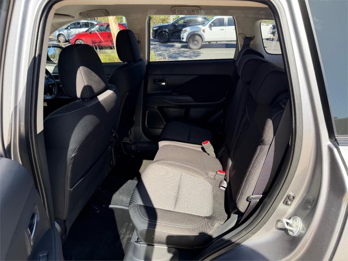 2019 MITSUBISHI OUTLANDER ES ADAS 5 SEAT (AWD)