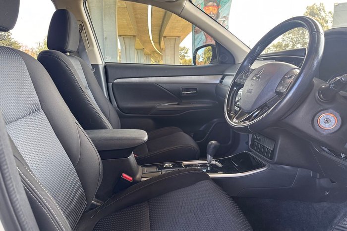 2016 Mitsubishi Outlander LS