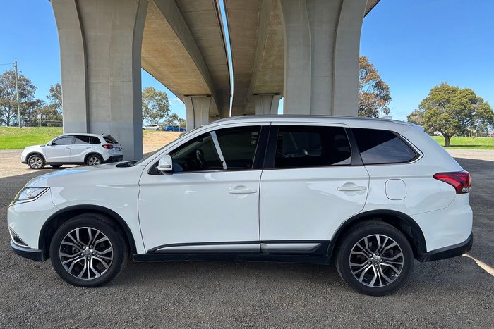 2016 Mitsubishi Outlander LS