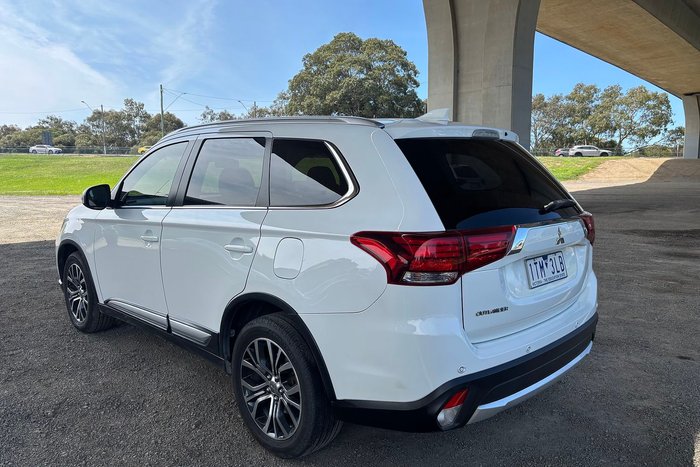 2016 Mitsubishi Outlander LS
