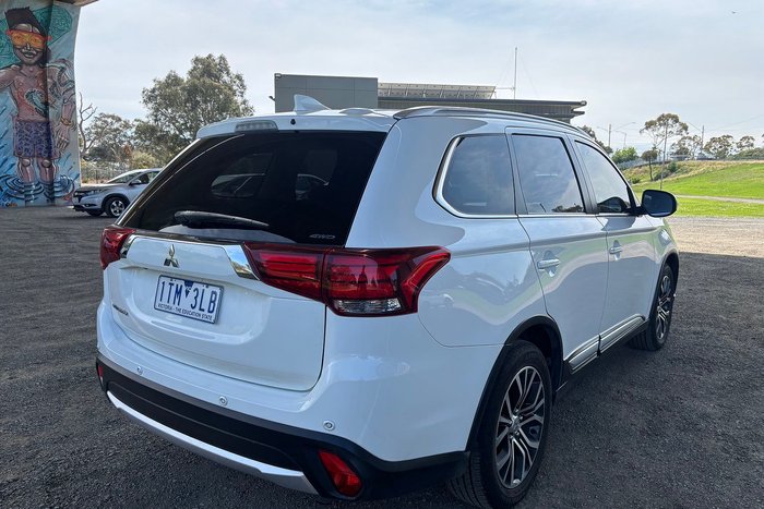 2016 Mitsubishi Outlander LS