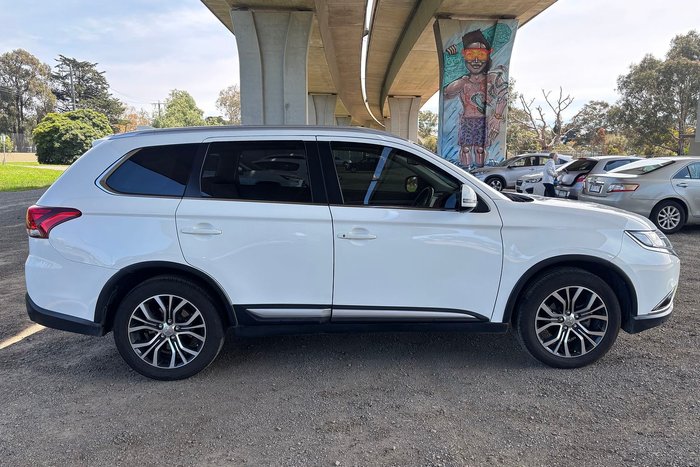 2016 Mitsubishi Outlander LS