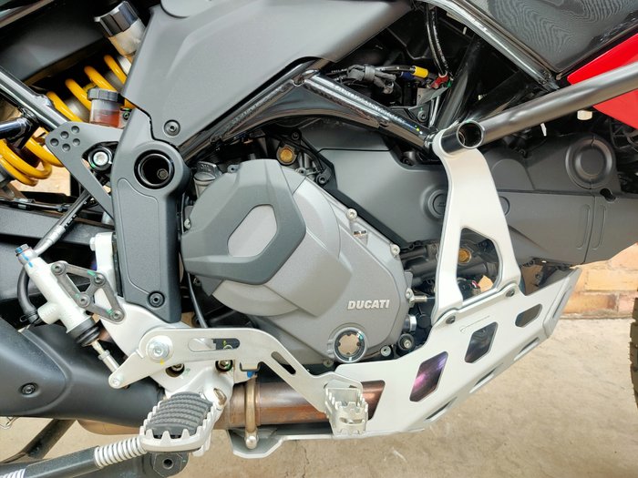 2025 DUCATI DESERT X DISCOVERY DUAL PURPOSE RED