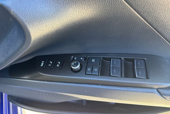 2023 Toyota Camry SL