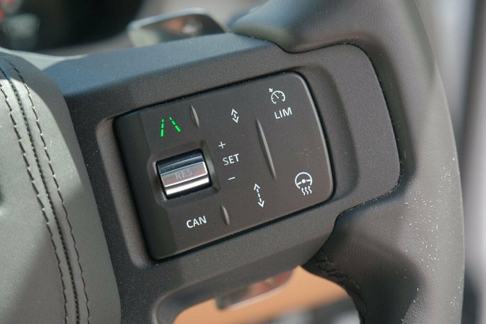 2025 Land Rover Defender 110 P525 V8 L663 MY25.5 AWD Fuji White