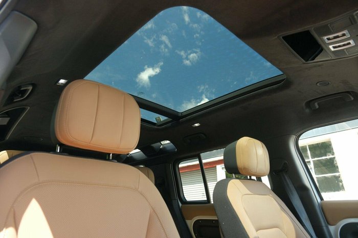 2025 Land Rover Defender 110 P525 V8 L663 MY25.5 AWD Fuji White