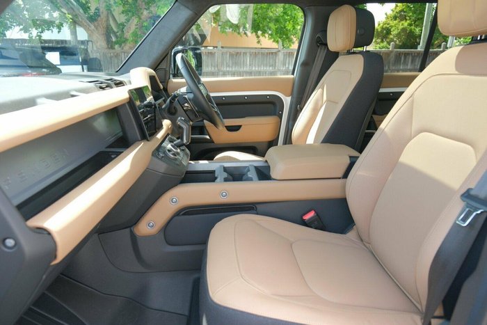 2025 Land Rover Defender 110 P525 V8 L663 MY25.5 AWD Fuji White