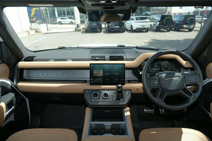 2025 Land Rover Defender 110 P525 V8 L663 MY25.5 AWD Fuji White