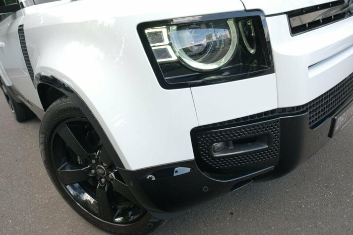 2025 Land Rover Defender 110 P525 V8 L663 MY25.5 AWD Fuji White