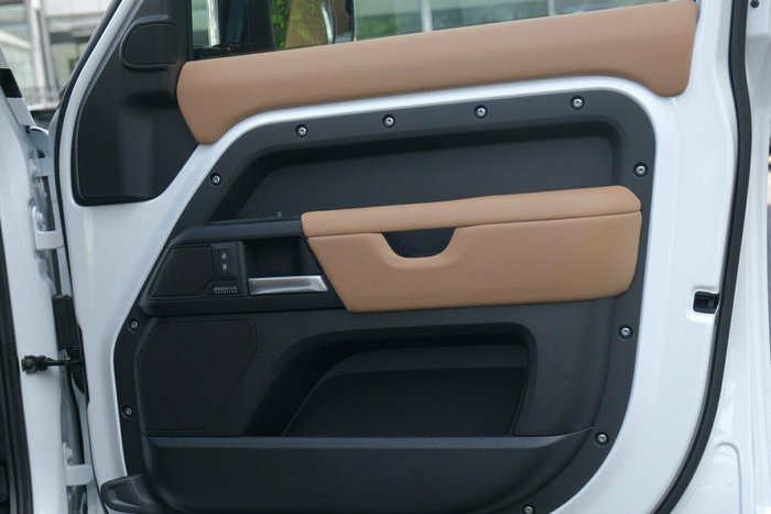 2025 Land Rover Defender 110 P525 V8 L663 MY25.5 AWD Fuji White