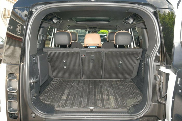 2025 Land Rover Defender 110 P525 V8 L663 MY25.5 AWD Fuji White