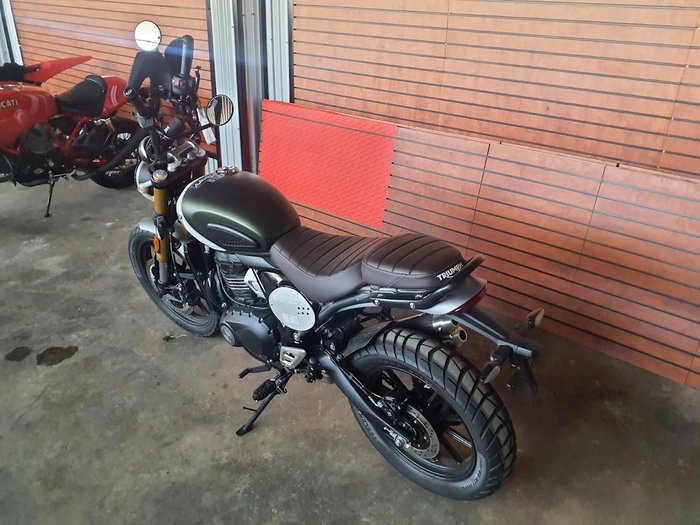 2025 Triumph Scrambler 400 X Scrambler White