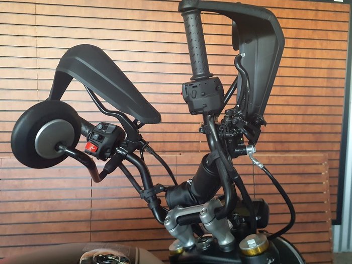 2025 Triumph Scrambler 400 X Scrambler White