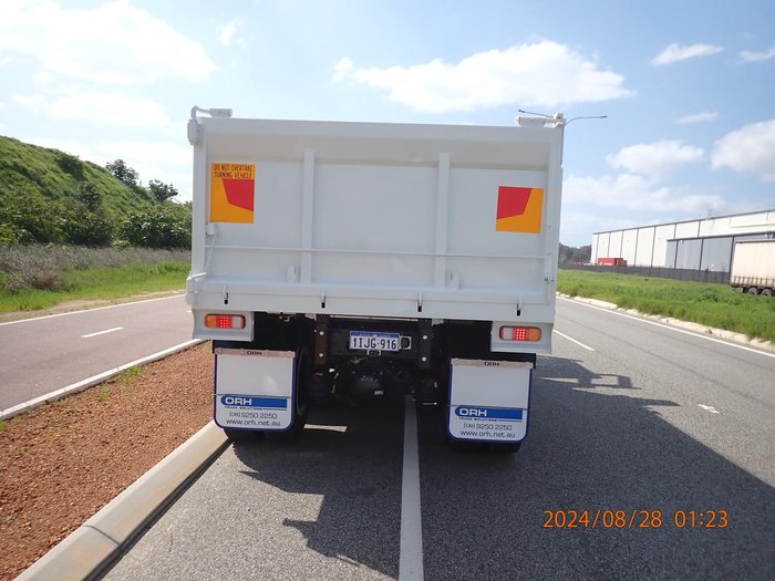 2025 Isuzu Fvz 260-300 White