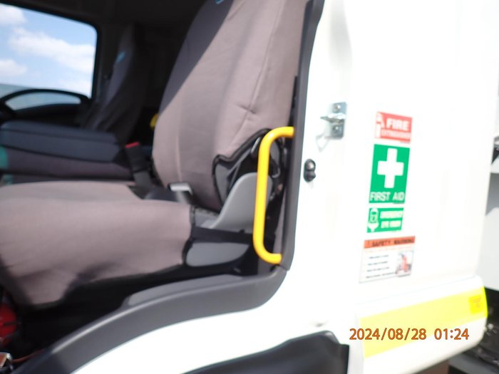 2025 Isuzu Fvz 260-300 White