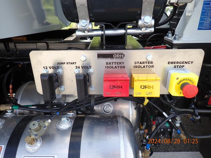 2025 Isuzu Fvz 260-300 White