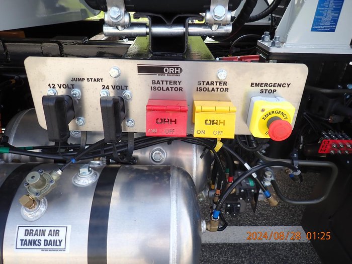 2025 Isuzu Fvz 260-300 White