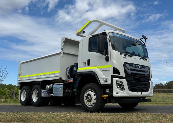 2025 Isuzu Fvz 260-300 White