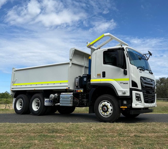 2025 Isuzu Fvz 260-300 White