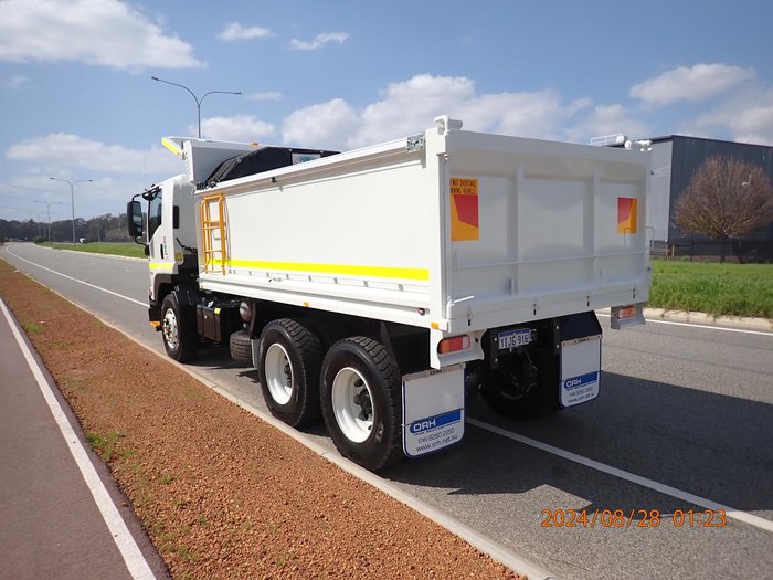 2025 Isuzu Fvz 260-300 White