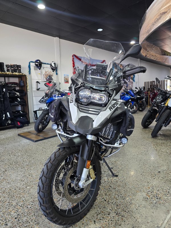 2018 BMW Motorrad R1200 GS ADVENTURE PEARL WHITE METALLIC