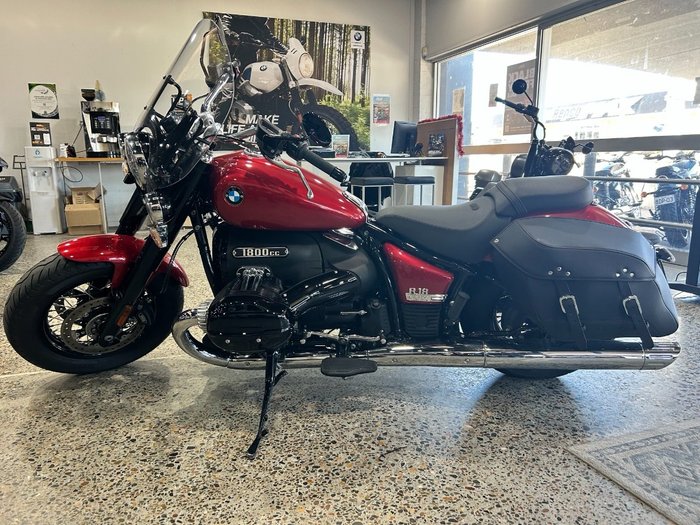 2025 BMW Motorrad R 18 CLASSIC HIGHLINE RACING RED