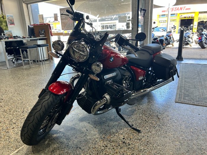 2025 BMW Motorrad R 18 CLASSIC HIGHLINE RACING RED