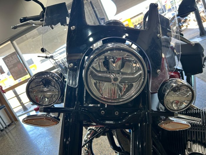 2025 BMW Motorrad R 18 CLASSIC HIGHLINE RACING RED