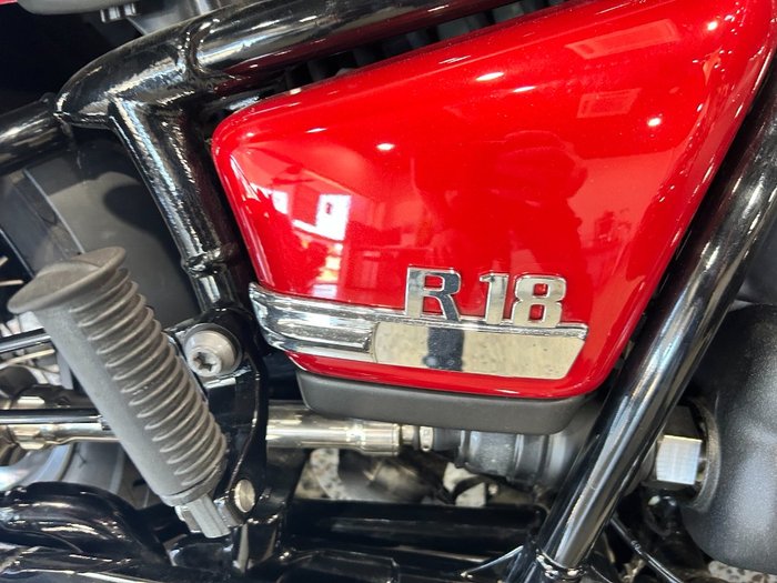 2025 BMW Motorrad R 18 CLASSIC HIGHLINE RACING RED