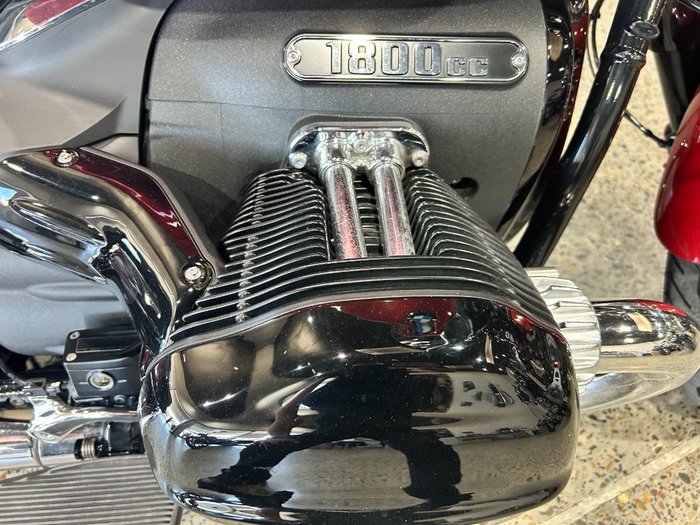 2025 BMW Motorrad R 18 CLASSIC HIGHLINE RACING RED