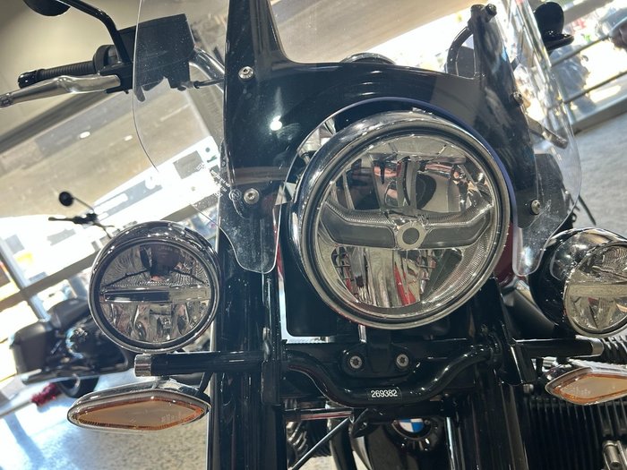 2025 BMW Motorrad R 18 CLASSIC HIGHLINE RACING RED