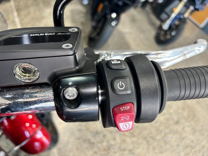 2025 BMW Motorrad R 18 CLASSIC HIGHLINE RACING RED