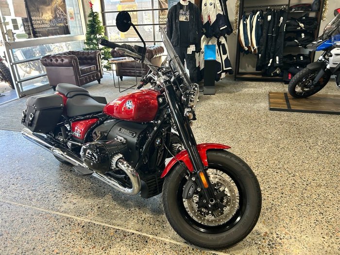 2025 BMW Motorrad R 18 CLASSIC HIGHLINE RACING RED
