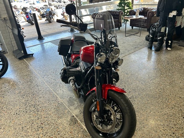 2025 BMW Motorrad R 18 CLASSIC HIGHLINE RACING RED