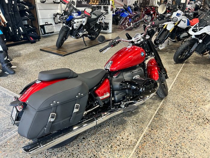 2025 BMW Motorrad R 18 CLASSIC HIGHLINE RACING RED