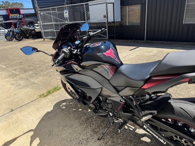 2022 Kawasaki NINJA 1000SX Red/Black
