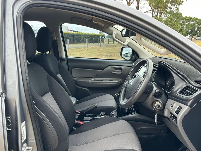 2017 Mitsubishi Triton GLX