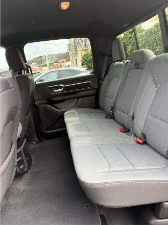 2024 RAM 1500 Big Horn (5-7 Tub)